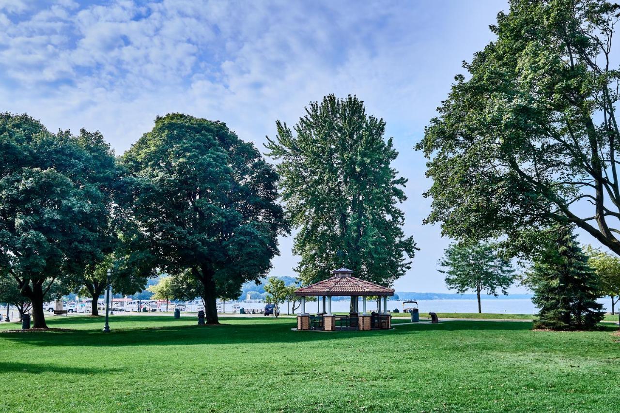 The Cove Of Lake Geneva Exterior photo